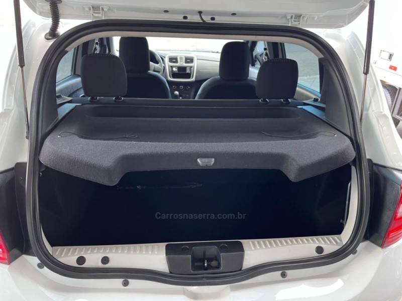 RENAULT - SANDERO - 2017/2017 - Branca - R$ 39.900,00