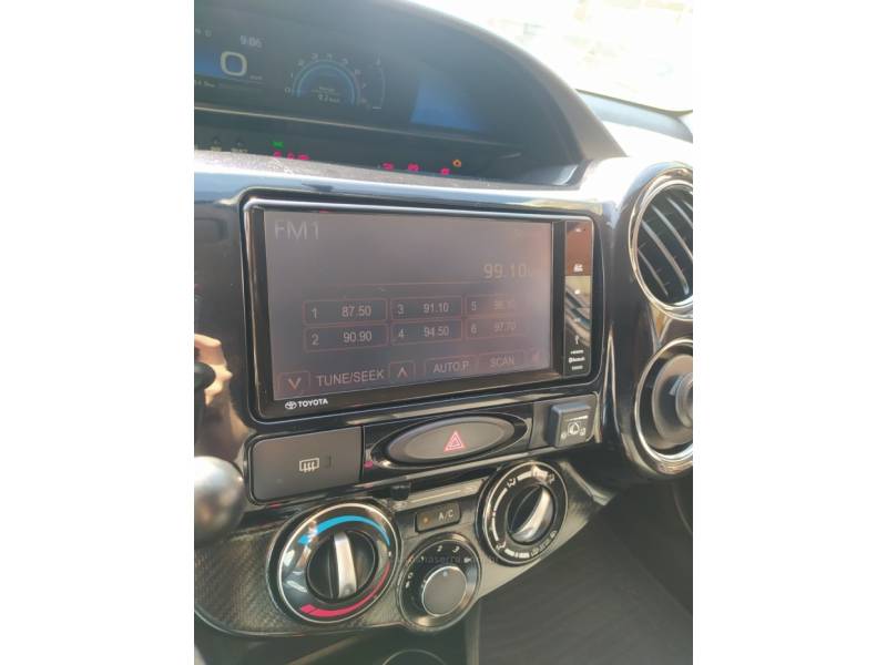 TOYOTA - ETIOS - 2016/2017 - Azul - R$ 49.900,00