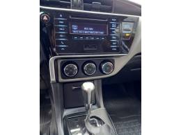 TOYOTA - COROLLA - 2017/2018 - Prata - R$ 84.900,00