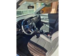 NISSAN - KICKS - 2021/2021 - Branca - R$ 91.900,00