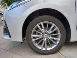 TOYOTA - COROLLA - 2017/2018 - Prata - R$ 84.900,00