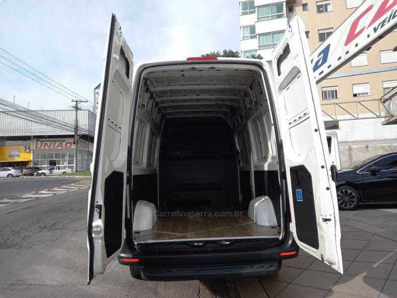 MERCEDES-BENZ - SPRINTER - 2021/2022 - Branca - R$ 180.000,00