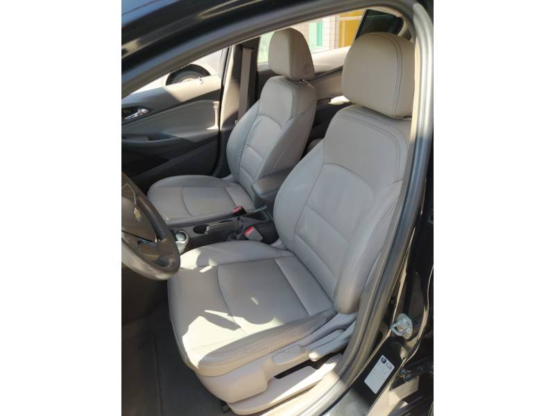 CHEVROLET - CRUZE - 2016/2017 - Preta - R$ 76.800,00
