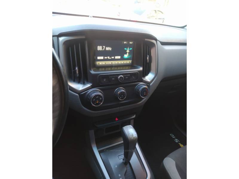 CHEVROLET - S10 - 2017/2018 - Branca - R$ 138.900,00