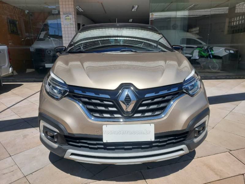RENAULT - CAPTUR - 2022/2023 - Bege - R$ 97.900,00