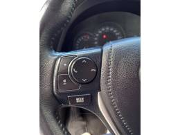 TOYOTA - COROLLA - 2017/2018 - Prata - R$ 84.900,00