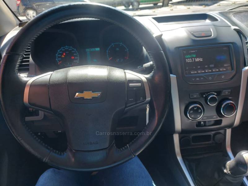 CHEVROLET - S10 - 2013/2014 - Prata - R$ 101.500,00