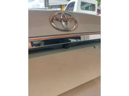 TOYOTA - COROLLA - 2023/2024 - Branca - R$ 147.900,00