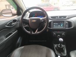CHEVROLET - ONIX - 2017/2017 - Branca - R$ 59.990,00
