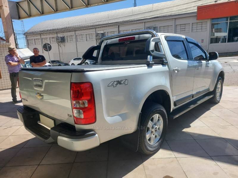 CHEVROLET - S10 - 2013/2014 - Prata - R$ 101.500,00