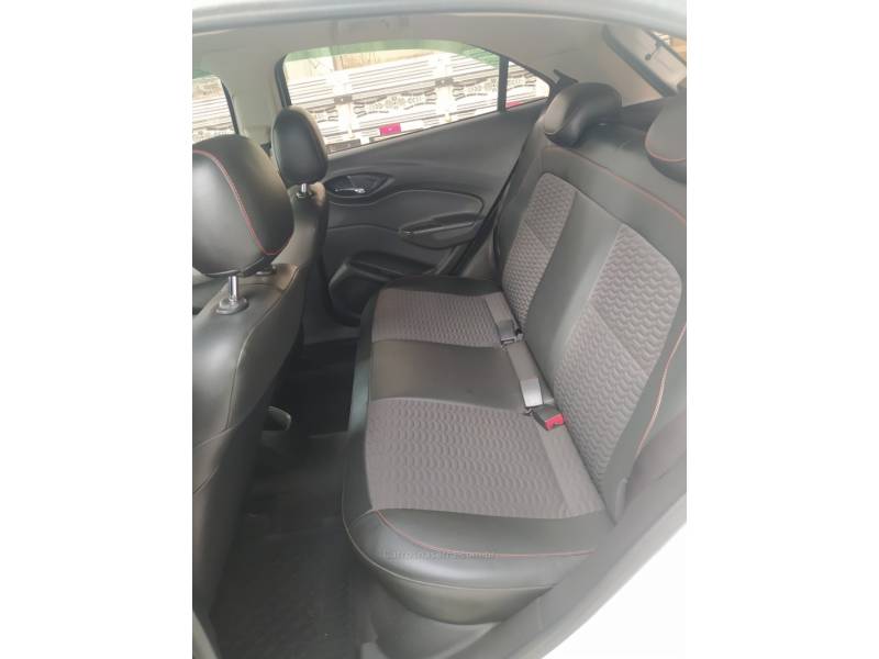 CHEVROLET - ONIX - 2017/2017 - Branca - R$ 59.990,00