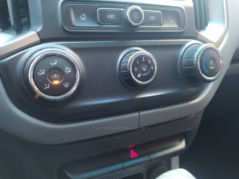 CHEVROLET - S10 - 2017/2018 - Branca - R$ 138.900,00