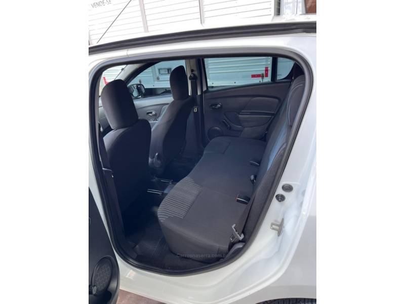 RENAULT - SANDERO - 2017/2017 - Branca - R$ 38.900,00