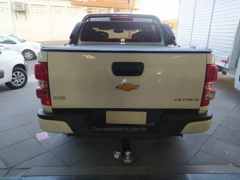 CHEVROLET - S10 - 2017/2018 - Branca - R$ 138.900,00