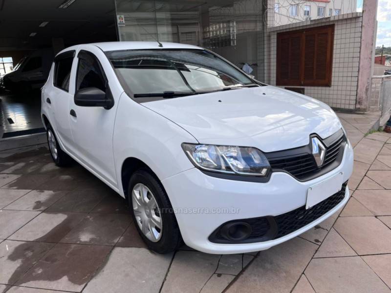 RENAULT - SANDERO - 2017/2017 - Branca - R$ 39.900,00