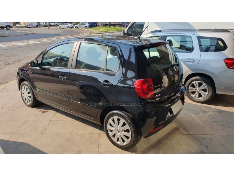 VOLKSWAGEN - FOX - 2013/2014 - Preta - R$ 37.900,00