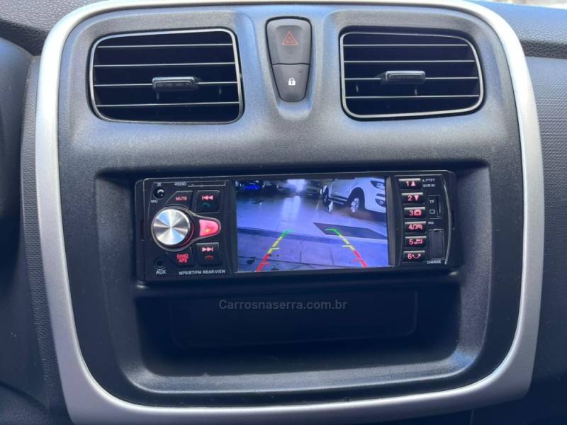 RENAULT - SANDERO - 2017/2017 - Branca - R$ 39.900,00