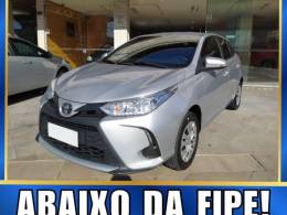 TOYOTA - YARIS - 2022/2023 - Prata - R$ 85.900,00