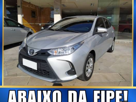 TOYOTA - YARIS - 2022/2023 - Prata - R$ 85.900,00