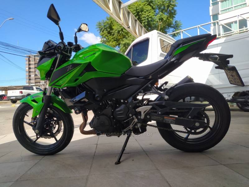 KAWASAKI - Z400 - 2023/2023 - Verde - R$ 28.500,00