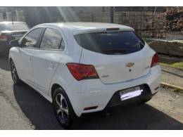 CHEVROLET - ONIX - 2017/2018 - Branca - R$ 68.000,00