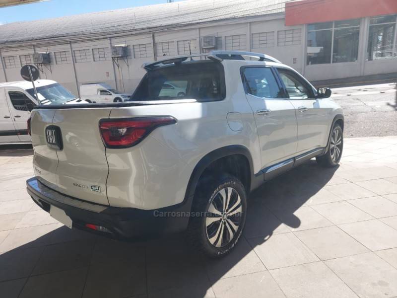 FIAT - TORO - 2023/2023 - Branca - R$ 134.900,00