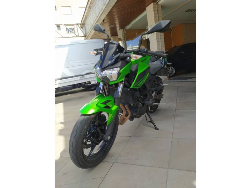 KAWASAKI - Z400 - 2023/2023 - Verde - R$ 28.500,00
