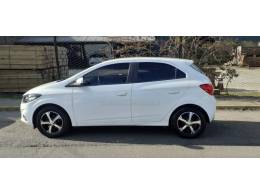CHEVROLET - ONIX - 2017/2018 - Branca - R$ 68.000,00