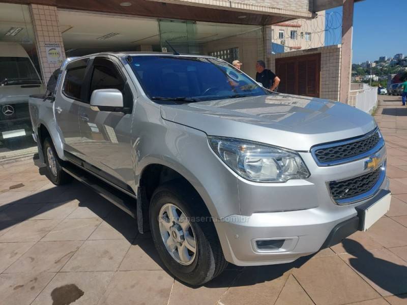 CHEVROLET - S10 - 2013/2014 - Prata - R$ 101.500,00