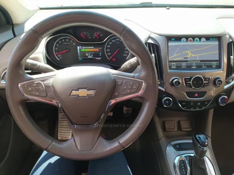 CHEVROLET - CRUZE - 2016/2017 - Preta - R$ 76.800,00