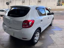 RENAULT - SANDERO - 2017/2017 - Branca - R$ 39.900,00
