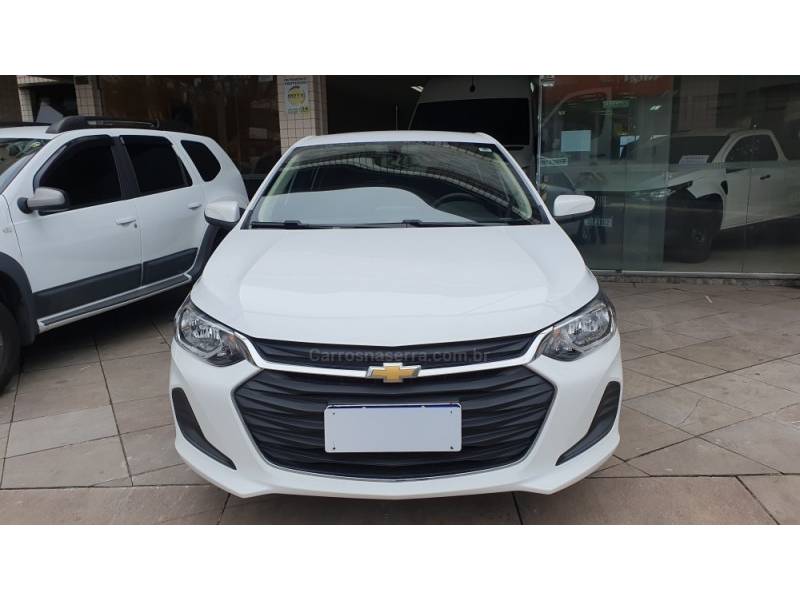 CHEVROLET - ONIX - 2021/2022 - Branca - R$ 67.900,00