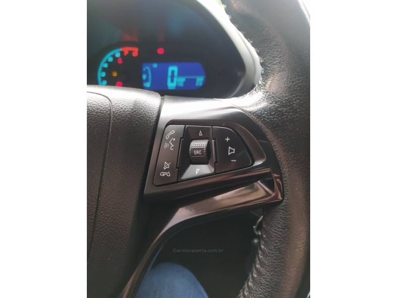 CHEVROLET - ONIX - 2017/2017 - Branca - R$ 59.990,00