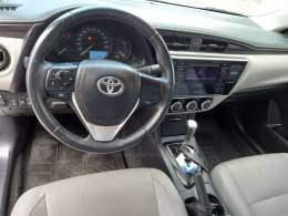 TOYOTA - COROLLA - 2017/2018 - Prata - R$ 84.900,00