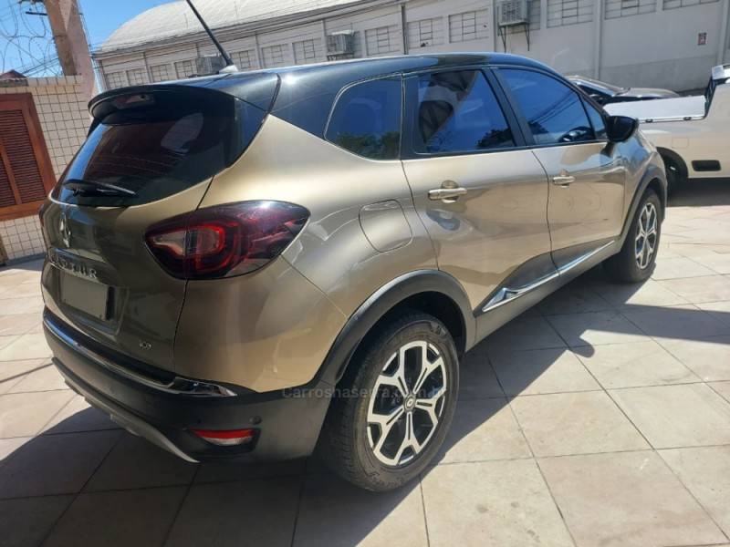 RENAULT - CAPTUR - 2022/2023 - Bege - R$ 97.900,00