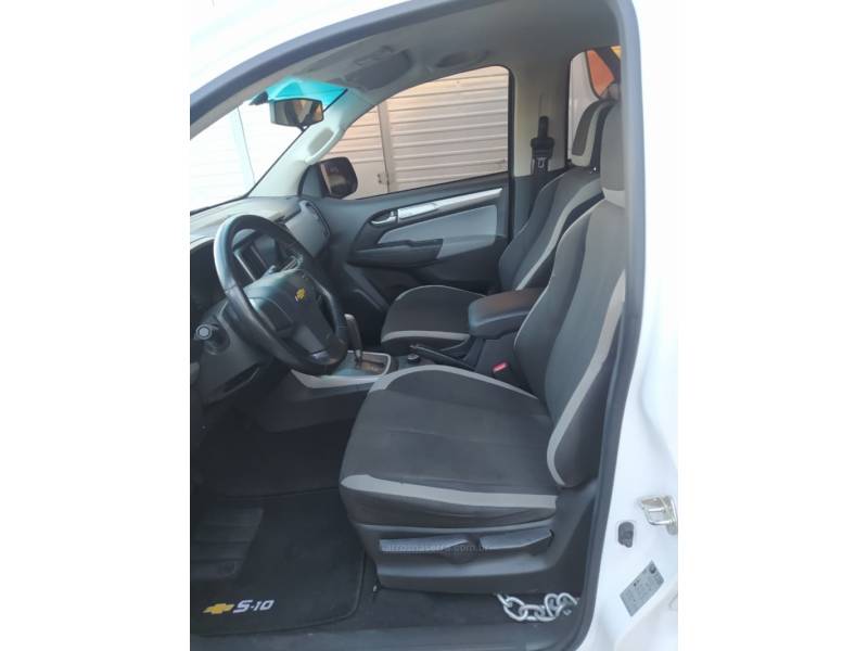 CHEVROLET - S10 - 2017/2018 - Branca - R$ 138.900,00