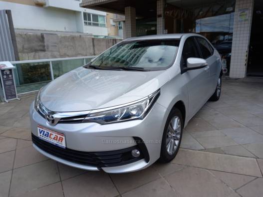 TOYOTA - COROLLA - 2017/2018 - Prata - R$ 84.900,00
