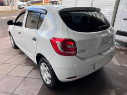 RENAULT - SANDERO - 2017/2017 - Branca - R$ 39.900,00