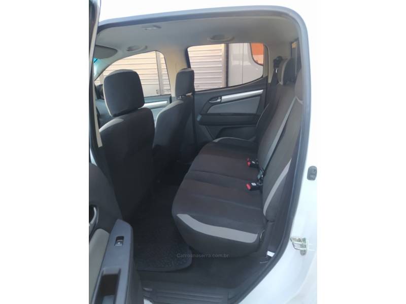 CHEVROLET - S10 - 2017/2018 - Branca - R$ 138.900,00