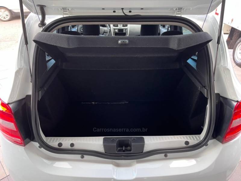 RENAULT - SANDERO - 2017/2017 - Branca - R$ 39.900,00