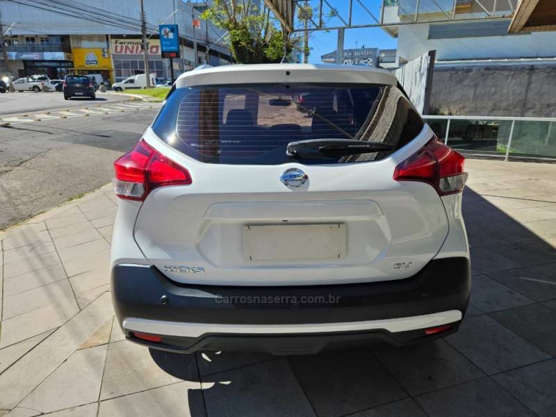 NISSAN - KICKS - 2021/2021 - Branca - R$ 91.900,00