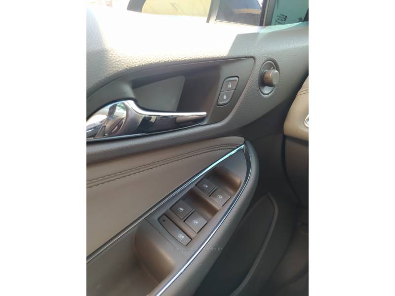 CHEVROLET - CRUZE - 2016/2017 - Preta - R$ 76.800,00