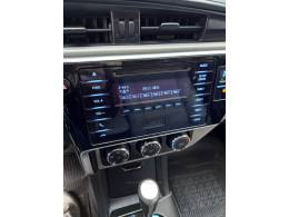 TOYOTA - COROLLA - 2017/2018 - Prata - R$ 84.900,00