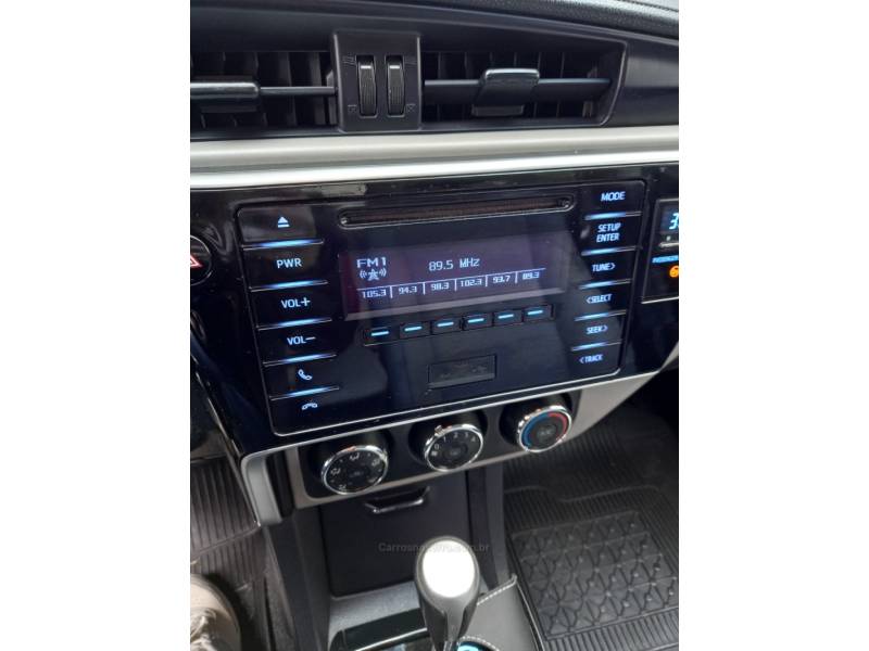 TOYOTA - COROLLA - 2017/2018 - Prata - R$ 84.900,00