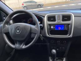 RENAULT - SANDERO - 2017/2017 - Branca - R$ 39.900,00