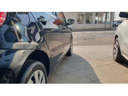 VOLKSWAGEN - FOX - 2013/2014 - Preta - R$ 37.900,00