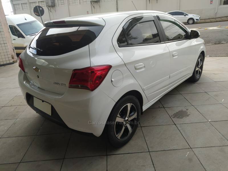 CHEVROLET - ONIX - 2017/2017 - Branca - R$ 59.990,00