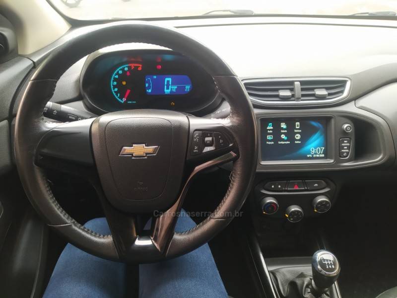 CHEVROLET - ONIX - 2017/2017 - Branca - R$ 59.990,00