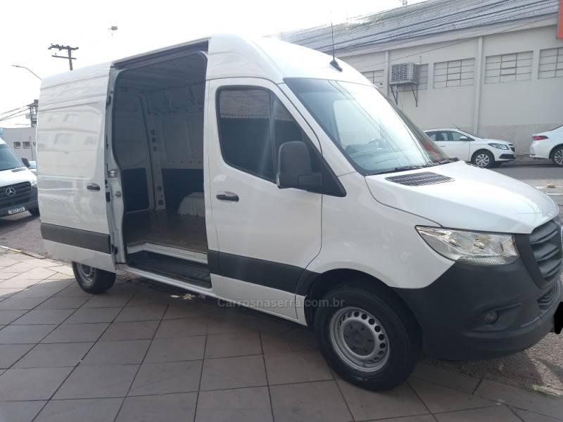 MERCEDES-BENZ - SPRINTER - 2021/2022 - Branca - R$ 180.000,00