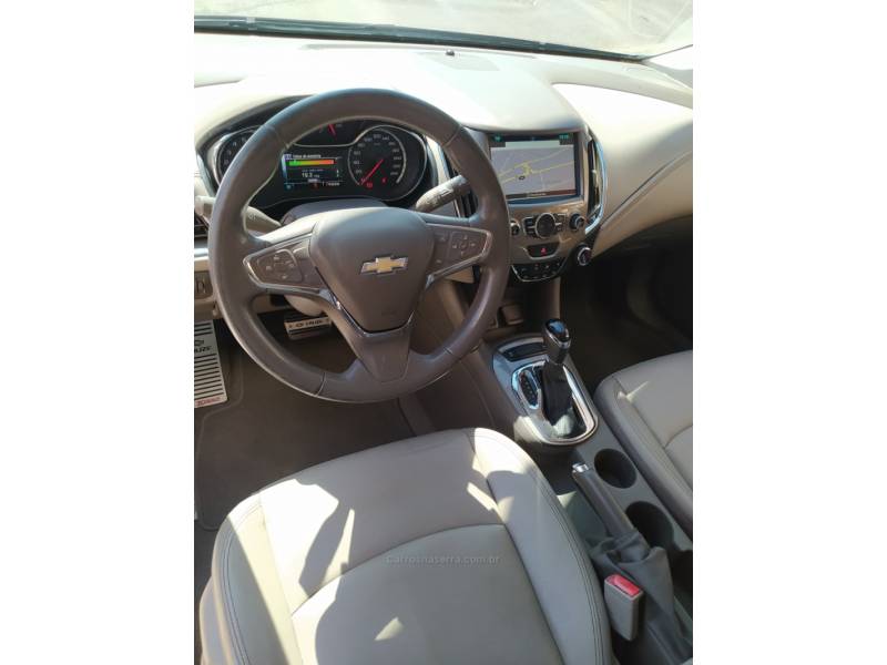 CHEVROLET - CRUZE - 2016/2017 - Preta - R$ 76.800,00